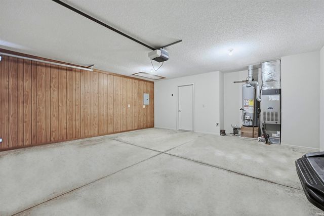 7455 Montclair Drive, Fort Wayne, IN 46804