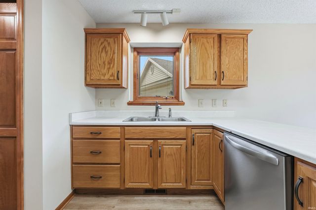 7455 Montclair Drive, Fort Wayne, IN 46804