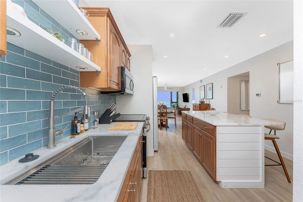 Image 11 of property listing at 1500 PARK BEACH CIRCLE 3D, Punta Gorda, FL 33950