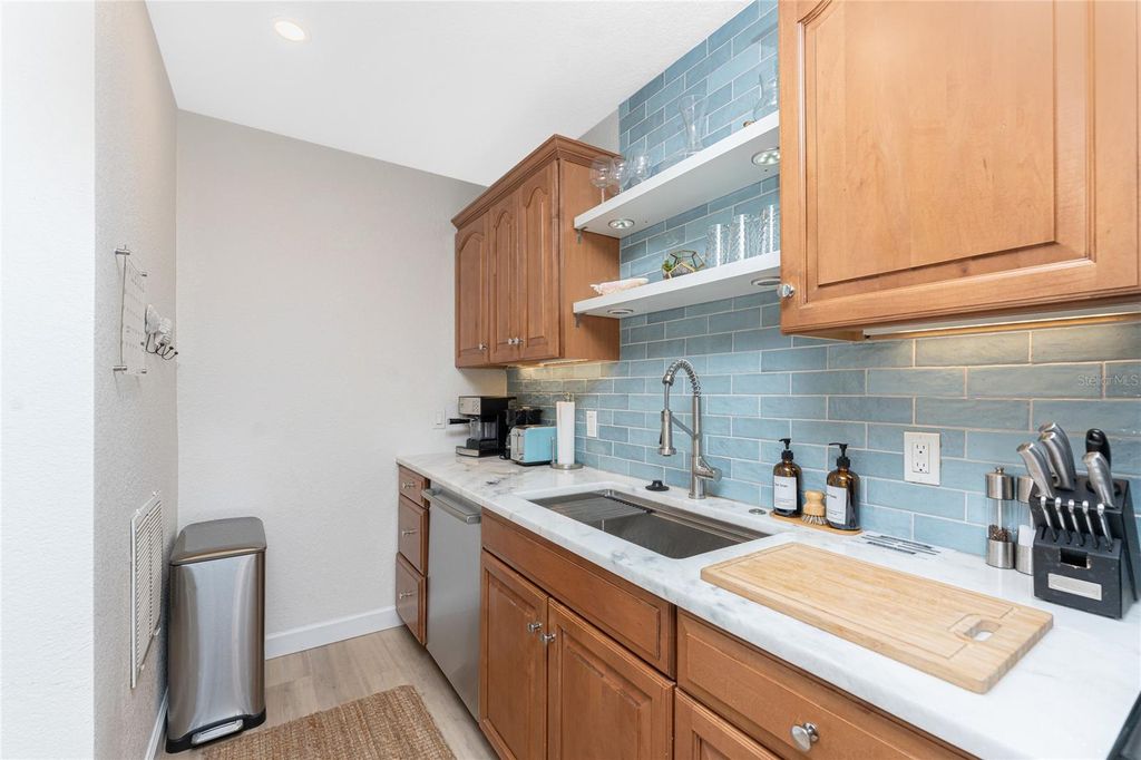 Image 13 of property listing at 1500 PARK BEACH CIRCLE 3D, Punta Gorda, FL 33950