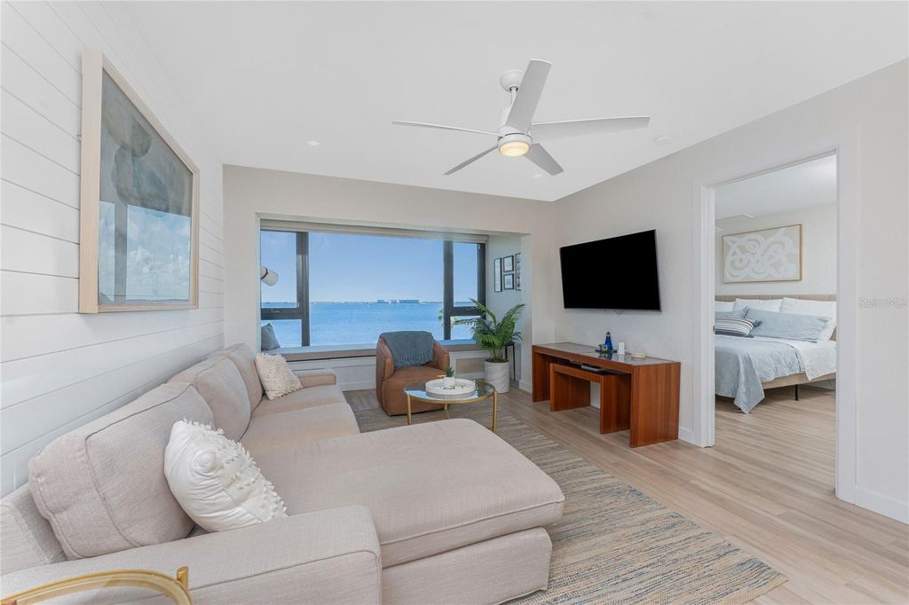 Image 15 of property listing at 1500 PARK BEACH CIRCLE 3D, Punta Gorda, FL 33950