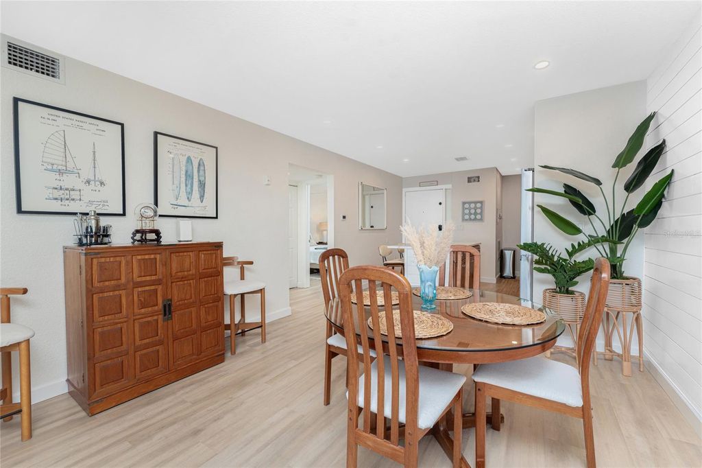 Image 6 of property listing at 1500 PARK BEACH CIRCLE 3D, Punta Gorda, FL 33950