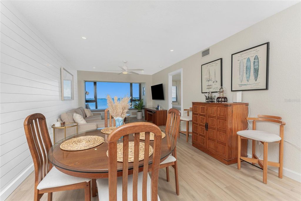 Image 7 of property listing at 1500 PARK BEACH CIRCLE 3D, Punta Gorda, FL 33950