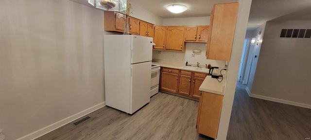 10407 Briarbend Drive 3, St Louis, MO 63146