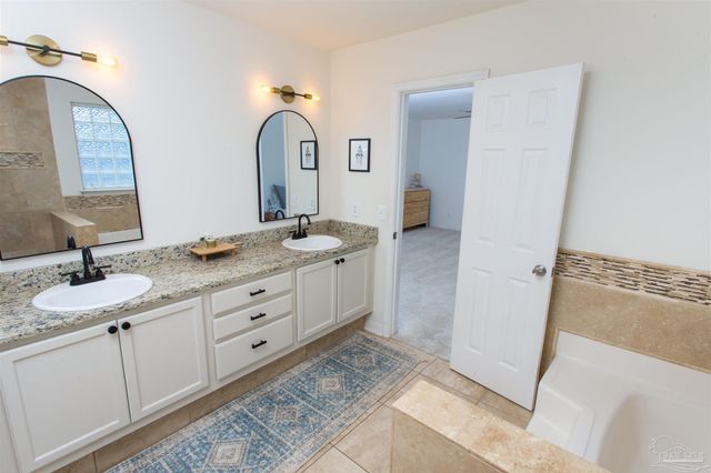 5458 Keel Dr, Pensacola, FL 32507