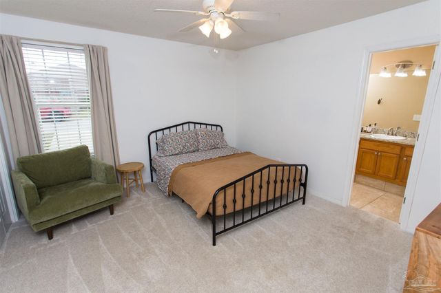 5458 Keel Dr, Pensacola, FL 32507