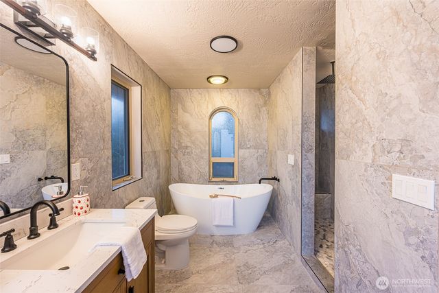 315 Quails Roost Road, Sequim, WA 98382