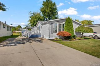 52159 Landsdowne Circle, Chesterfield, MI 48051