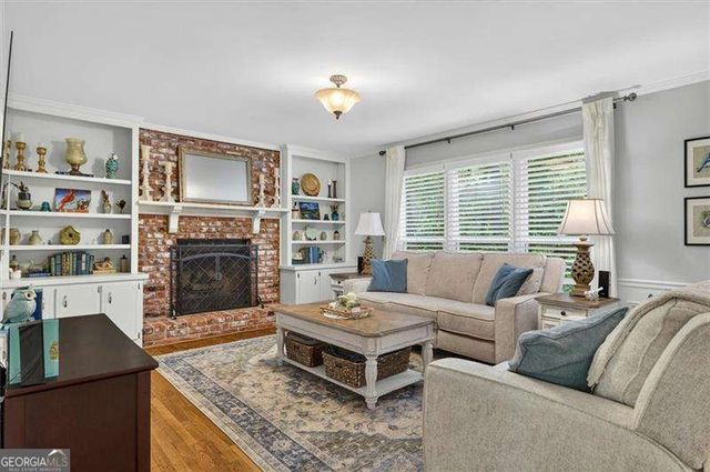 211 Nacoochee Drive, Woodstock, GA 30188