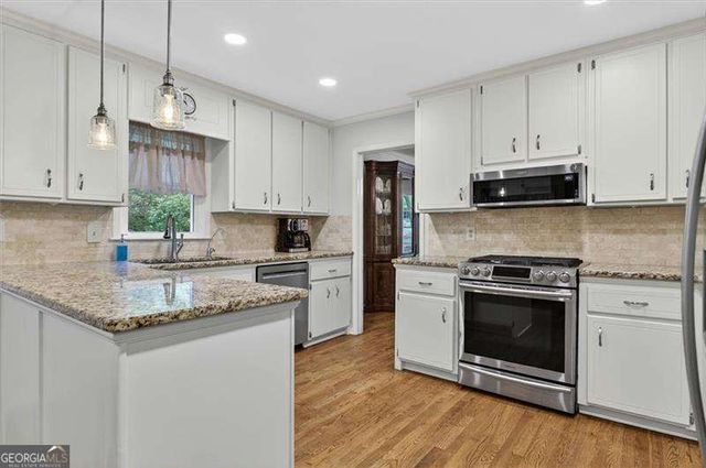 211 Nacoochee Drive, Woodstock, GA 30188
