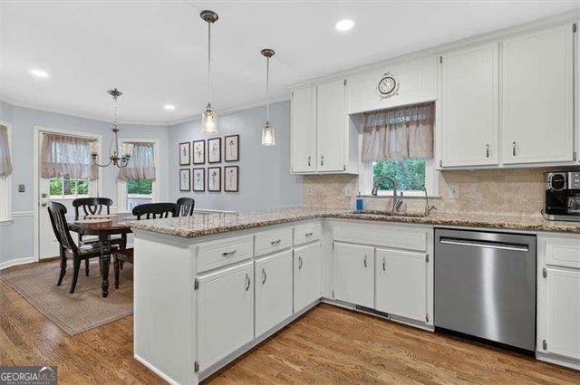 211 Nacoochee Drive, Woodstock, GA 30188