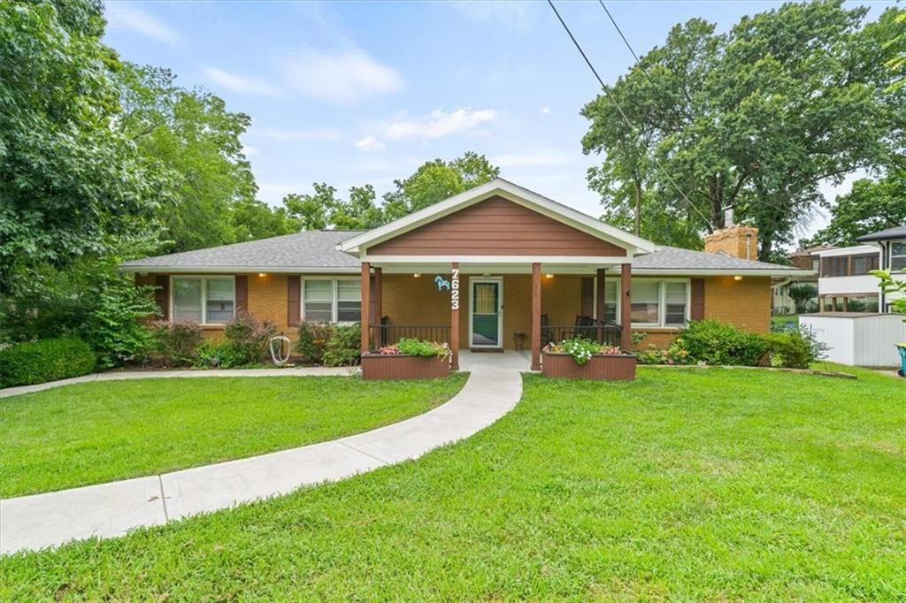 7623 W 52ND Street, Overland Park, KS 66202