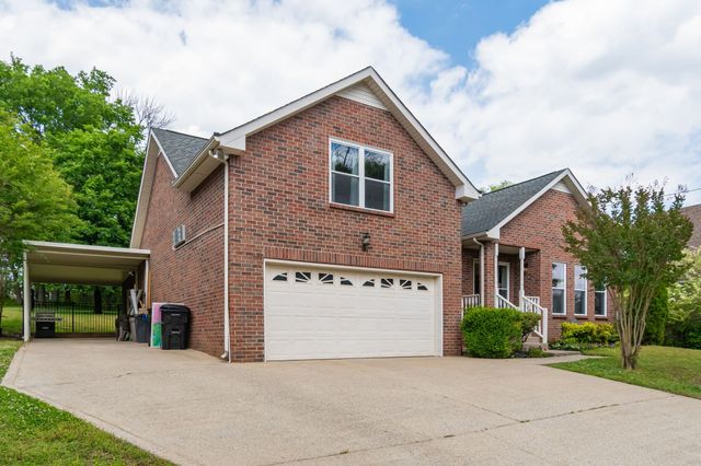 110 W Braxton Ln, Hendersonville, TN 37075