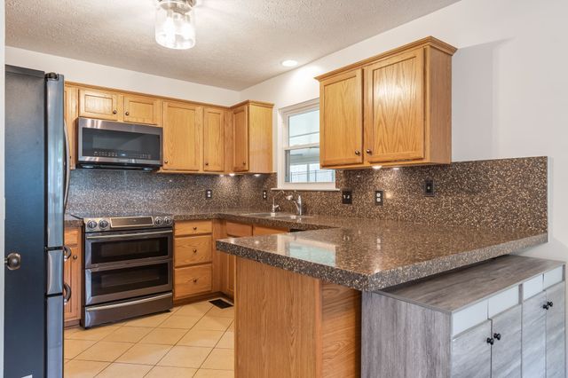 110 W Braxton Ln, Hendersonville, TN 37075