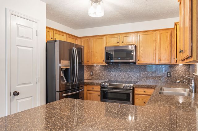 110 W Braxton Ln, Hendersonville, TN 37075