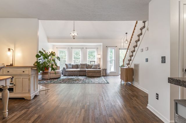 110 W Braxton Ln, Hendersonville, TN 37075