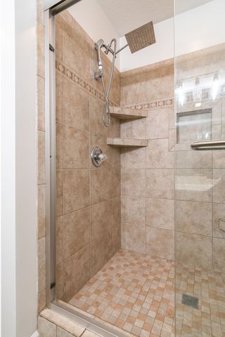 110 W Braxton Ln, Hendersonville, TN 37075