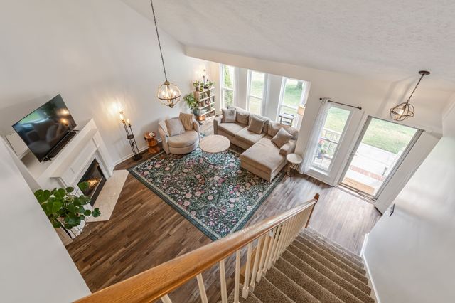 110 W Braxton Ln, Hendersonville, TN 37075