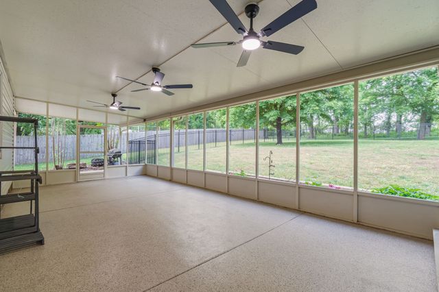 110 W Braxton Ln, Hendersonville, TN 37075