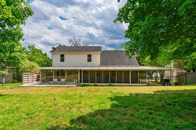 110 W Braxton Ln, Hendersonville, TN 37075