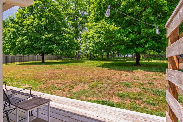 110 W Braxton Ln, Hendersonville, TN 37075