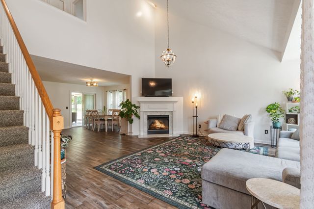 110 W Braxton Ln, Hendersonville, TN 37075