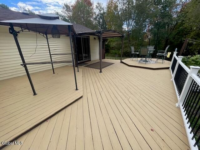 2696 Ny Highway 2, Grafton, NY 12052