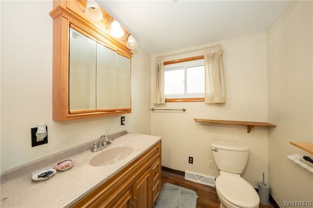 15 Harris Court, Cheektowaga, NY 14225