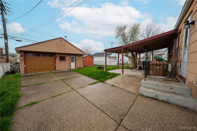 15 Harris Court, Cheektowaga, NY 14225