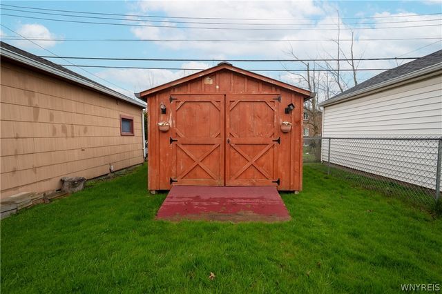 15 Harris Court, Cheektowaga, NY 14225