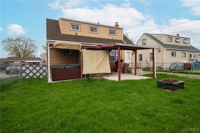 15 Harris Court, Cheektowaga, NY 14225