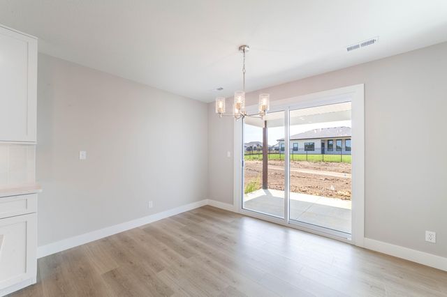 4516 ROYAL COUNTY RD, Columbia, MO 65201