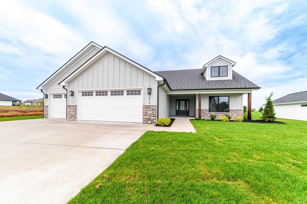 4516 ROYAL COUNTY RD, Columbia, MO 65201