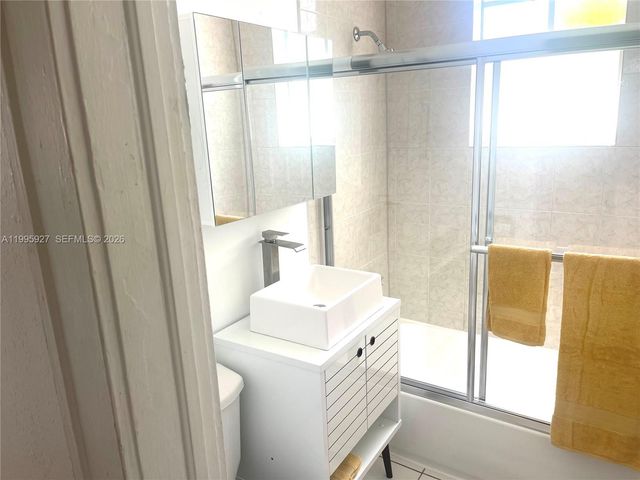 1611 Michigan Ave 27, Miami Beach, FL 33139