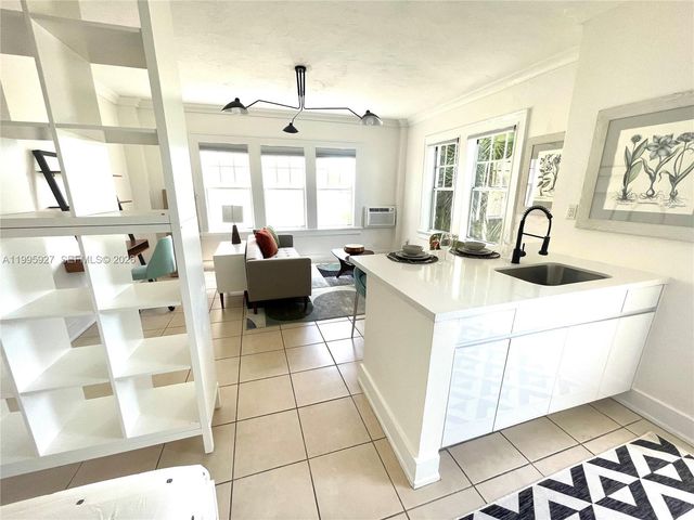 1611 Michigan Ave 27, Miami Beach, FL 33139