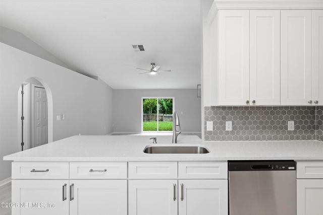 10509 N LANTANA LAKES Drive, Jacksonville, FL 32246