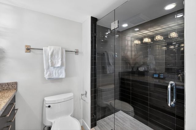 5380 N Ocean Dr 12J, Riviera Beach, FL 33404