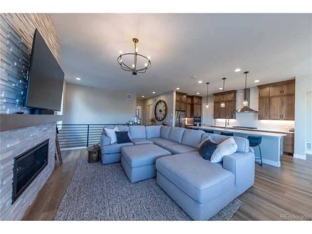 6653 Bridlespur St, Castle Pines, CO 80108