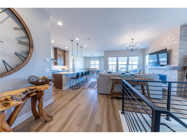 6653 Bridlespur St, Castle Pines, CO 80108