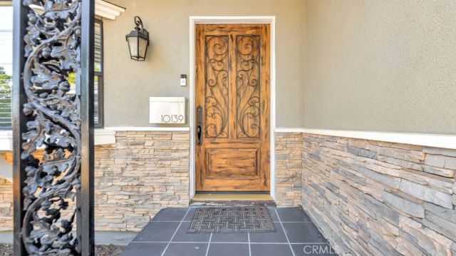 10139 Hillview, Chatsworth, CA 91311