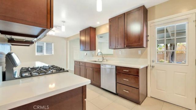 10139 Hillview, Chatsworth, CA 91311