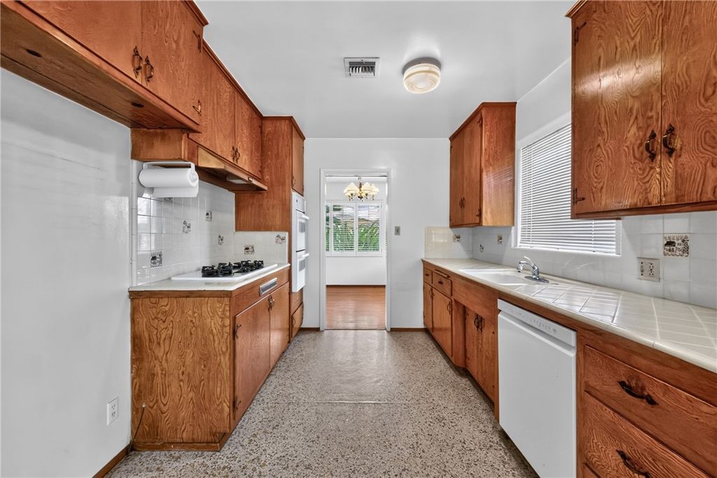 Image 19 of property listing at 721 N Conlon, West Covina, CA 91790