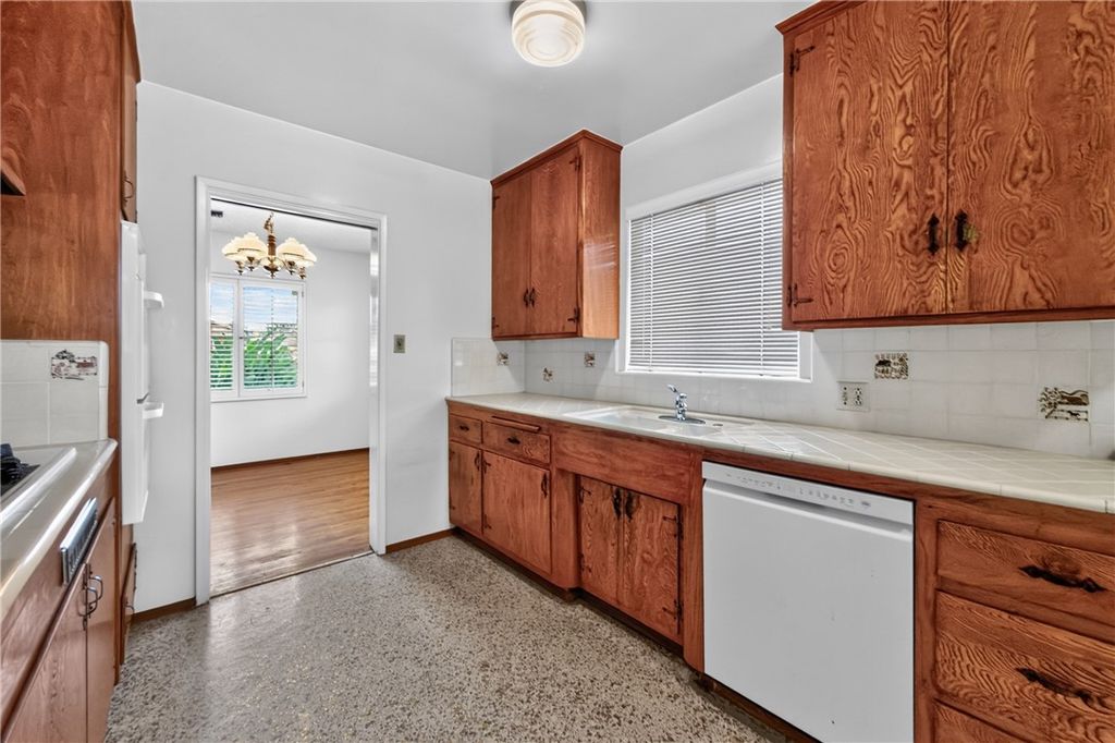 Image 20 of property listing at 721 N Conlon, West Covina, CA 91790