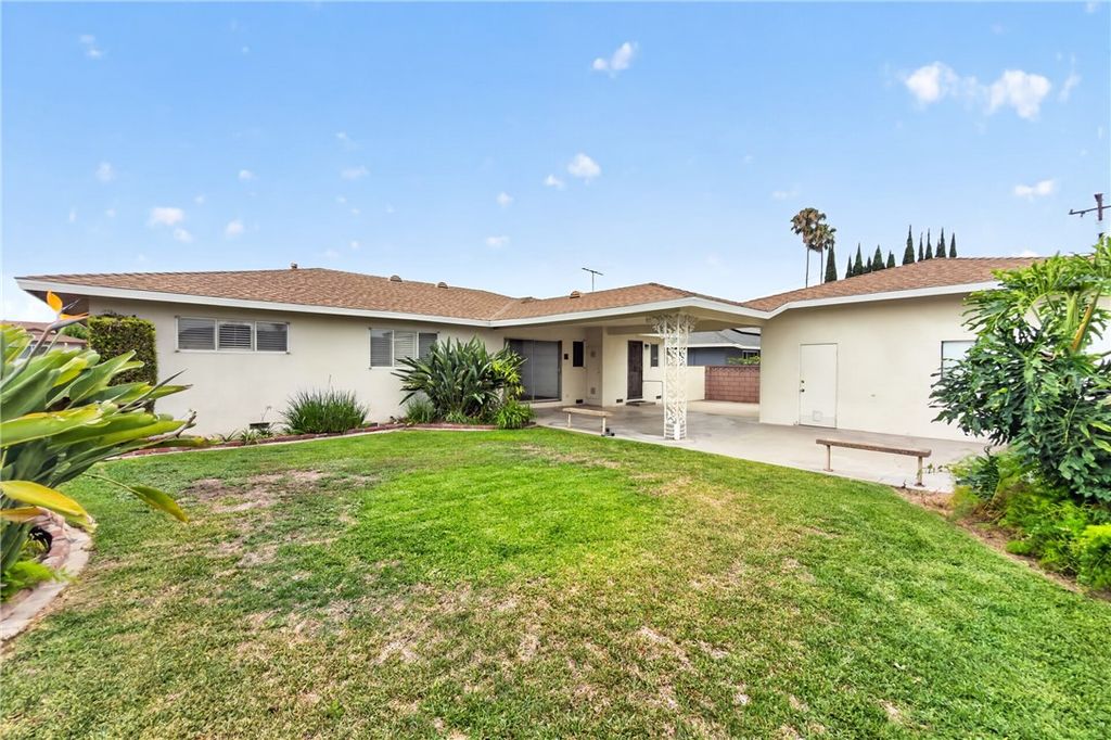 Image 36 of property listing at 721 N Conlon, West Covina, CA 91790