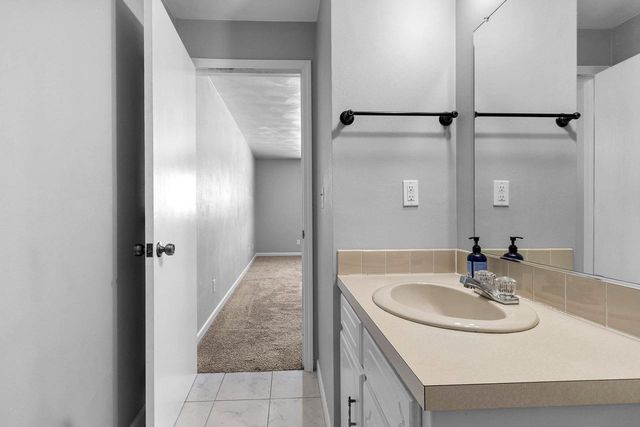 1424 W WEILAND LANE, Appleton, WI 54914