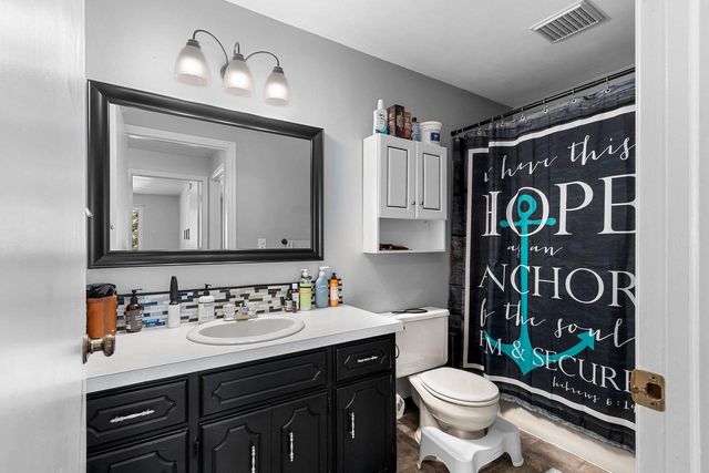 1424 W WEILAND LANE, Appleton, WI 54914