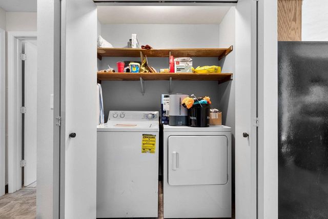 1424 W WEILAND LANE, Appleton, WI 54914