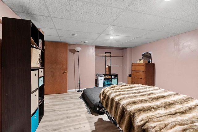 1424 W WEILAND LANE, Appleton, WI 54914