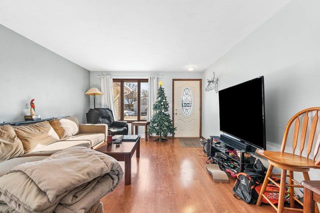 1424 W WEILAND LANE, Appleton, WI 54914