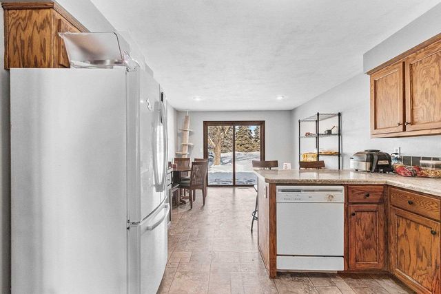 1424 W WEILAND LANE, Appleton, WI 54914